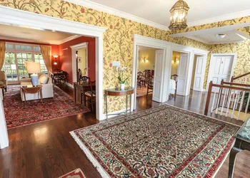 Oakmont Inn hotel thumbnail 2