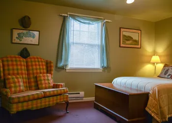 Oakmont Inn hotel thumbnail 5