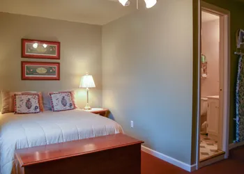 Oakmont Inn hotel thumbnail 6