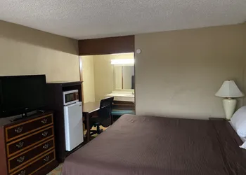 Cozy Inn hotel thumbnail 5