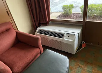 Cozy Inn hotel thumbnail 6