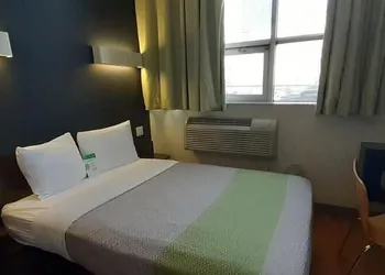 Feather Factory hotel thumbnail 7
