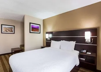 Pocono Inn & Banquet hotel thumbnail 5