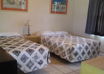 Ocean Crest Motel hotel thumbnail 2
