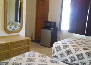 Ocean Crest Motel hotel thumbnail 5