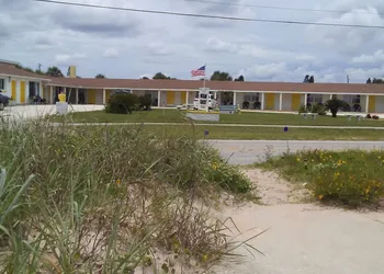 Ocean Crest Motel hotel thumbnail 7