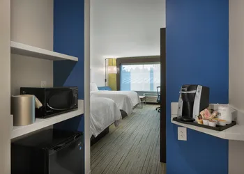 Holiday Inn Express Lake Park by IHG hotel thumbnail 3