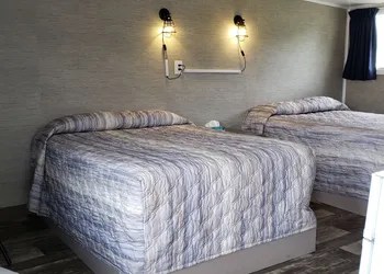 99 Mile Motel hotel thumbnail 6