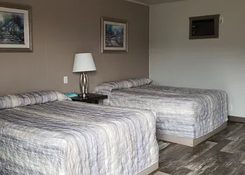 99 Mile Motel hotel thumbnail 7