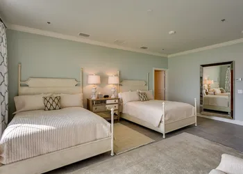 Azaleana Manor hotel thumbnail 4