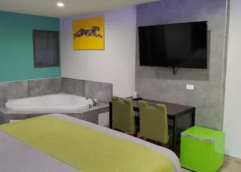 Exclusivo Inn & Suites hotel thumbnail 5