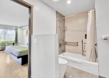 Exclusivo Inn & Suites hotel thumbnail 8
