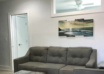 Pompano Breeze hotel thumbnail 2