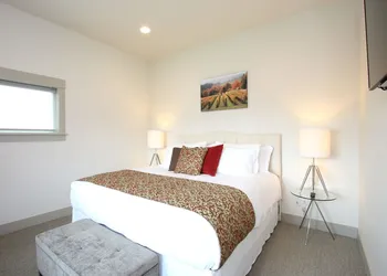 Vineyard View Inn hotel thumbnail 2