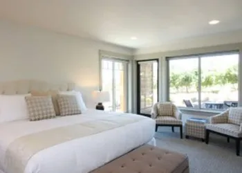 Vineyard View Inn hotel thumbnail 6