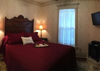Garden Gate BnB hotel thumbnail 3