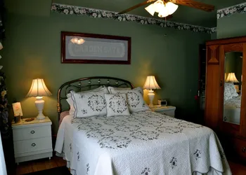 Garden Gate BnB hotel thumbnail 4