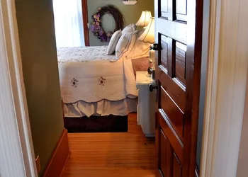 Garden Gate BnB hotel thumbnail 5