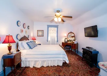 Garden Gate BnB hotel thumbnail 6
