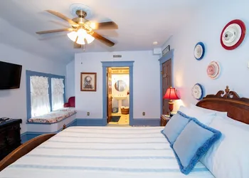 Garden Gate BnB hotel thumbnail 8