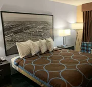 Super 8 by Wyndham Newport News hotel detail image 3