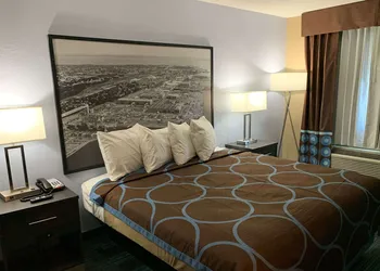 Super 8 by Wyndham Newport News hotel thumbnail 3