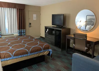 Super 8 by Wyndham Newport News hotel thumbnail 4