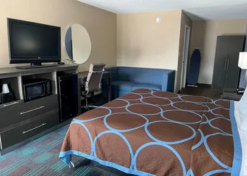 Super 8 by Wyndham Newport News hotel thumbnail 5