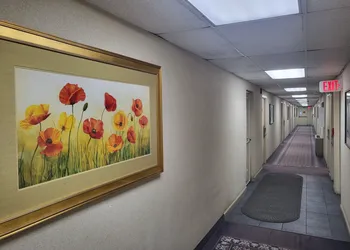 Roosevelt Inn hotel thumbnail 8