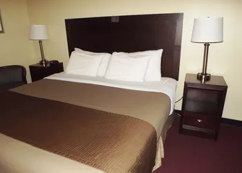River Edge Inn hotel thumbnail 6