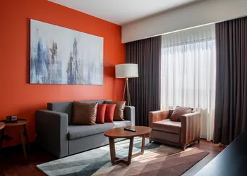 DoubleTree by Hilton Celaya hotel thumbnail 4