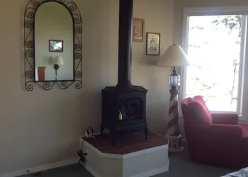 Tyee Lodge Oceanfront B&B hotel thumbnail 3