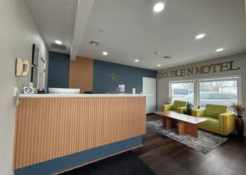 Double N Motel hotel thumbnail 2