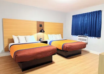 Double N Motel hotel thumbnail 4