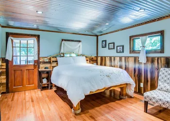 Butterfly Hollow B&B hotel thumbnail 7