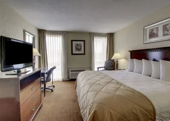 Economy Hotel Plus Wichita hotel thumbnail 7
