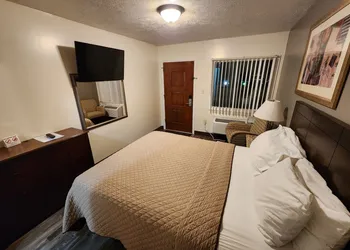 Jefferson Hills Motel hotel thumbnail 7