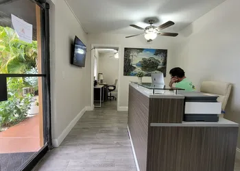 Sunny Palms Inn hotel thumbnail 2