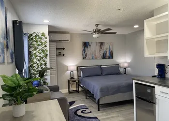 Sunny Palms Inn hotel thumbnail 3