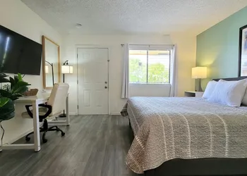 Sunny Palms Inn hotel thumbnail 8