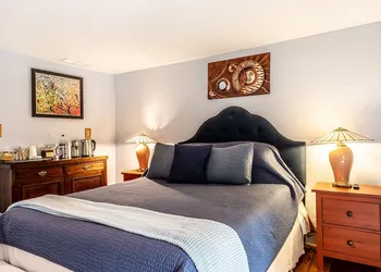 Bliss Point Farm and B&B hotel thumbnail 5