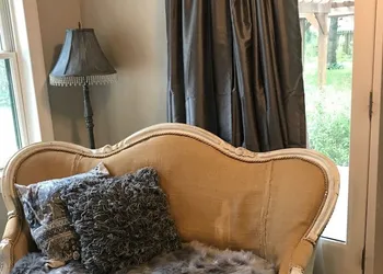 Iron Amethyst Inn Boutique Hotel hotel thumbnail 4
