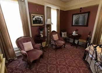 Iron Amethyst Inn Boutique Hotel hotel thumbnail 8