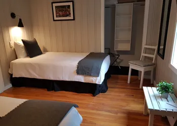 Hotel Far Hills hotel thumbnail 3