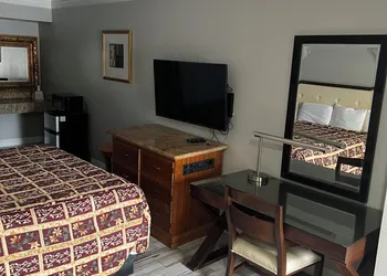 Amber Motel hotel thumbnail 4