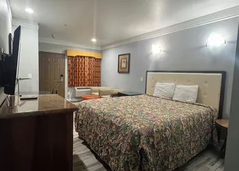 Amber Motel hotel thumbnail 6