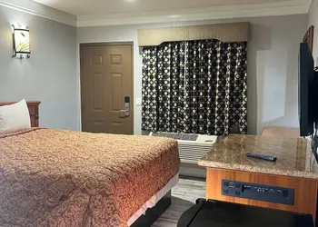 Amber Motel hotel thumbnail 8