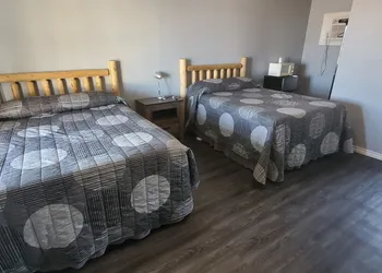 Town & Country Motel hotel thumbnail 7