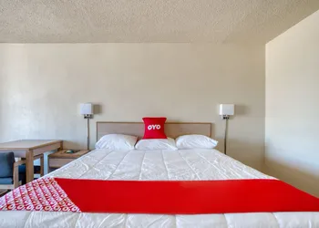 OYO Hotel Waco University Area/ I-35 hotel thumbnail 8
