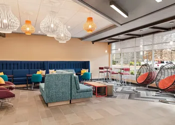 Tru by Hilton Greenville Woodruff Road hotel thumbnail 2